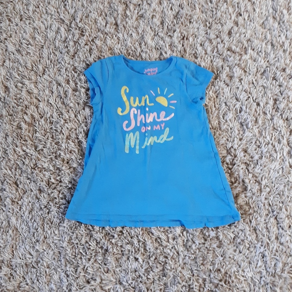 Girl's short sleeved shirt
